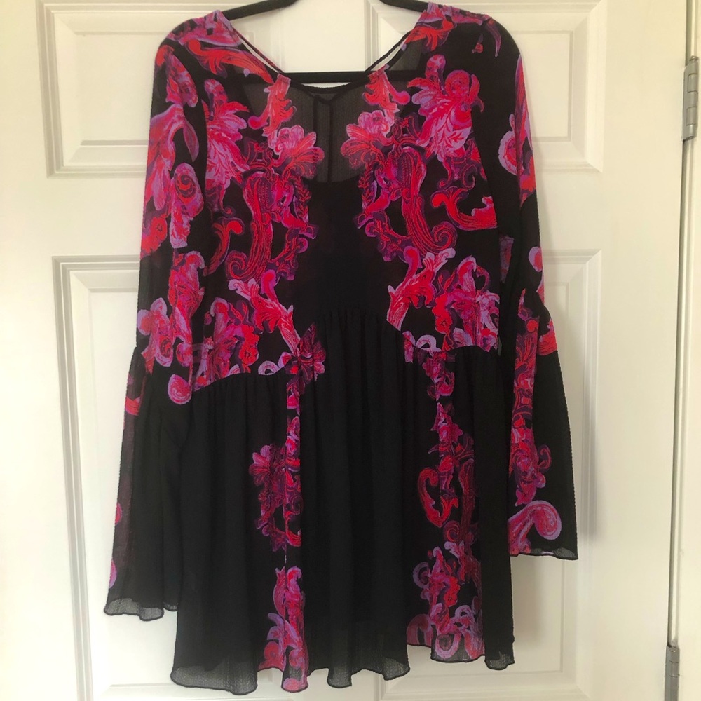 Free people flowery tunic. Very good condition. Size M.
